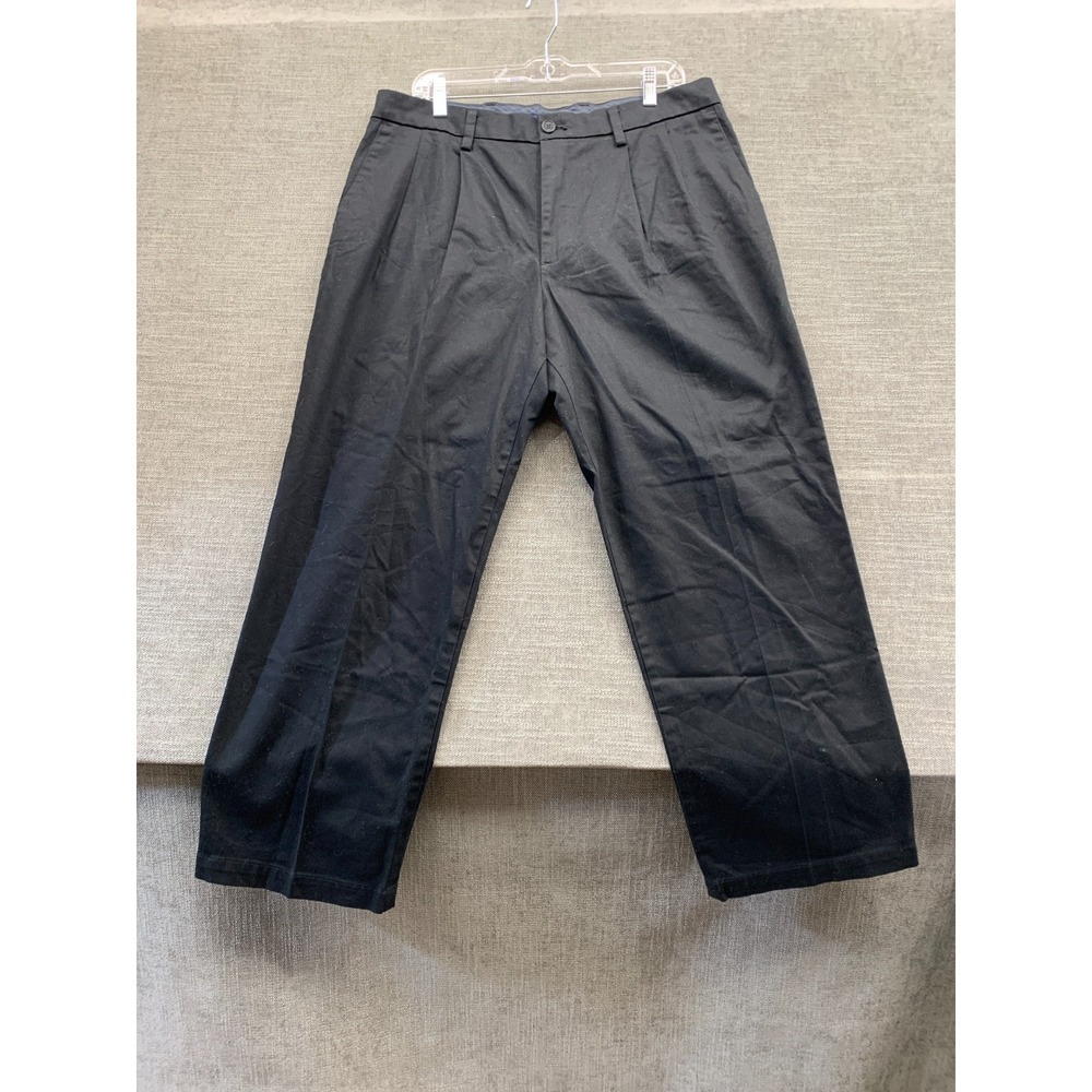 Dockers Relaxed Fit Khakis Pants Mens 36x30 Black Pleated Straight Leg Comfort